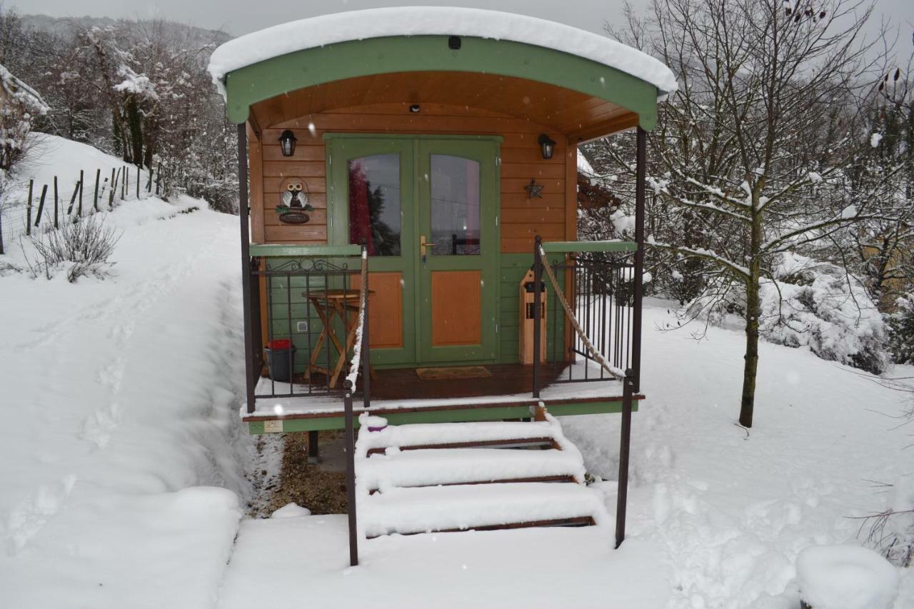 Roulotte De Charme "Le Paradis Des Animaux" 2 A 4 Personnes Coublevie Exterior foto